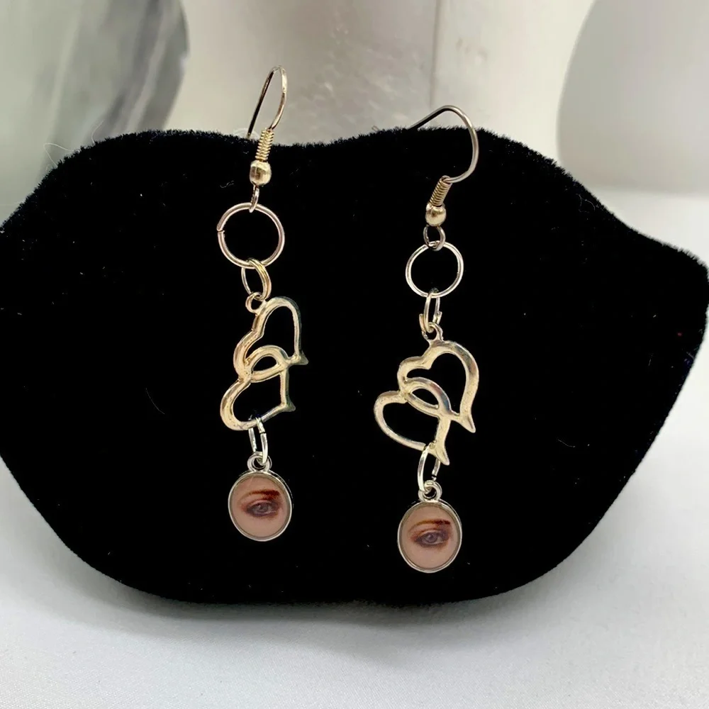 Hearts & Eye Earrings Upcycled Vintage - Picture 3 of 4
